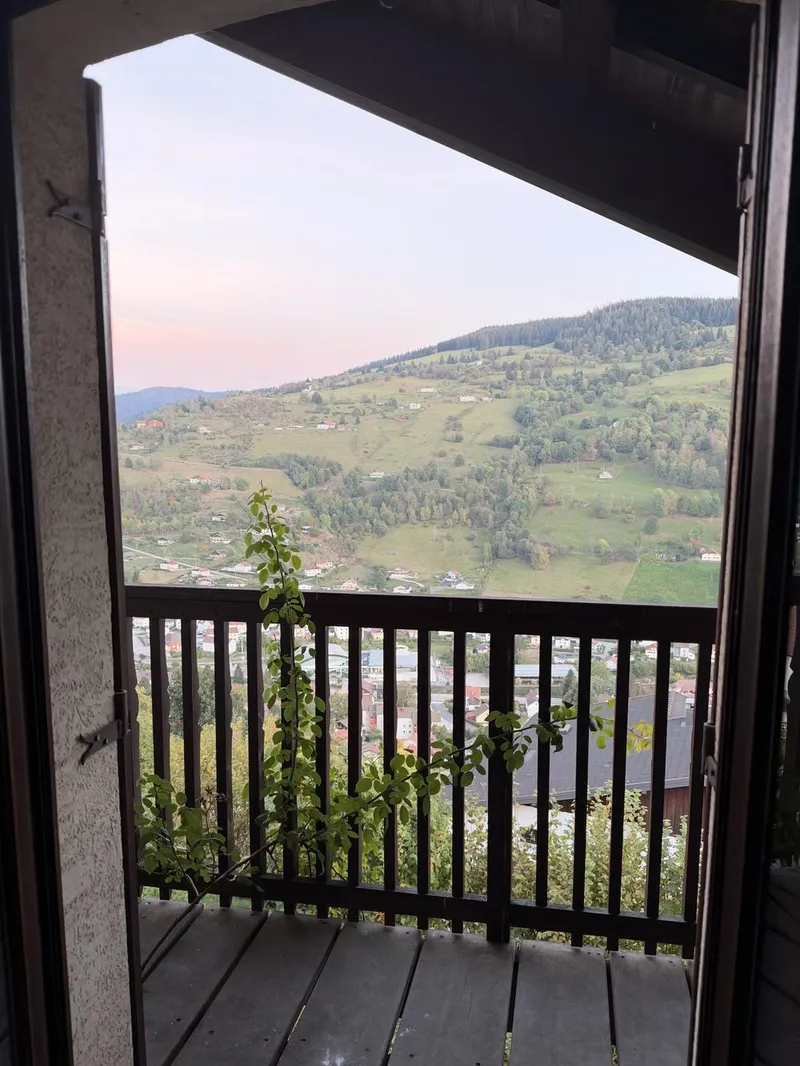 La vallée vue depuis le balcon de l'étage